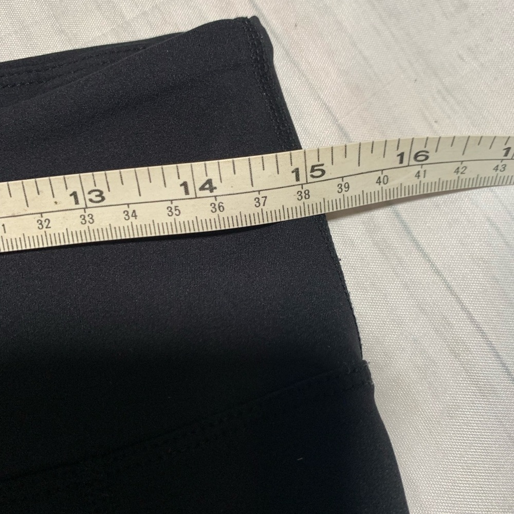 Zyia black leggings. Crop. Size 12. - Picture 9 of 12
